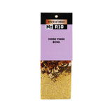 Hängeetikett einer Trockenmischung: Spirit of Spice No R10 – Hirse Veggi Bowl; unten im transparenten Beutel gelbe Hirse mit getrockneten Gemüsestücken und Gewürzen.